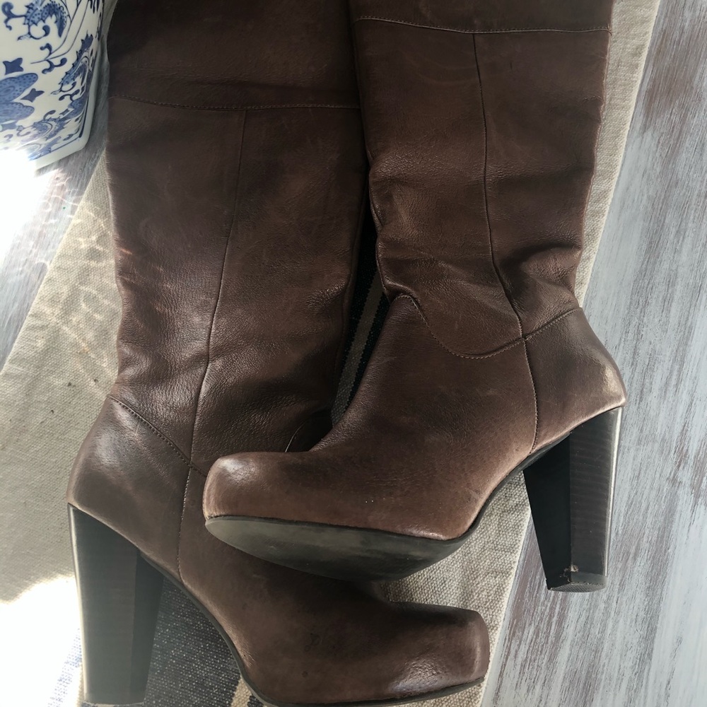 Cognac tall leather boots